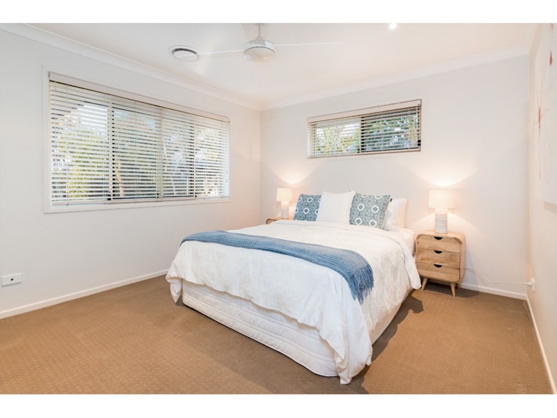 6 Rundle Place, Carindale QLD 4152