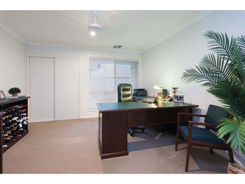 6 Rundle Place, Carindale QLD 4152