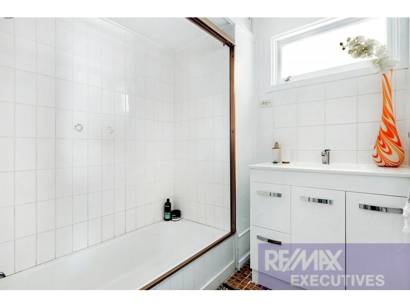 11 Ellesmere Street, Yeronga QLD 4104