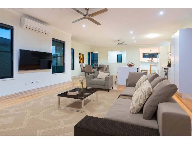 7 Yeates Close, Carindale QLD 4152