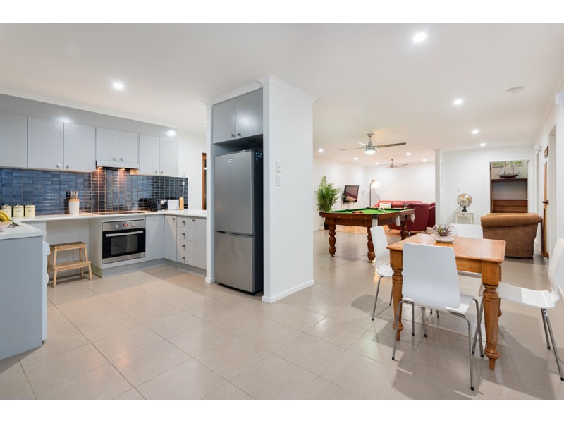 7 Yeates Close, Carindale QLD 4152