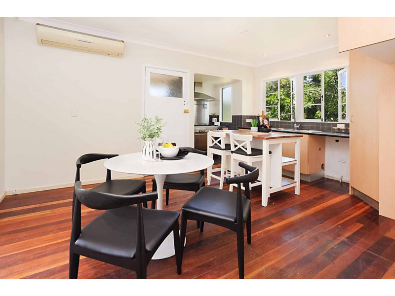 80 Sapphire Street, Holland Park QLD 4121