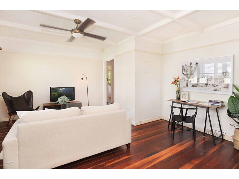 80 Sapphire Street, Holland Park QLD 4121