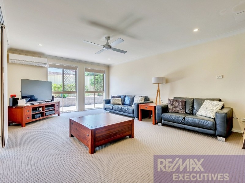 25 Blue Grass Crescent, Eight Mile Plains QLD 4113