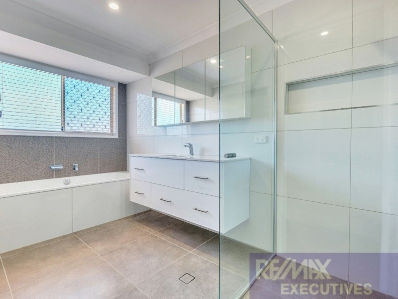 25 Blue Grass Crescent, Eight Mile Plains QLD 4113