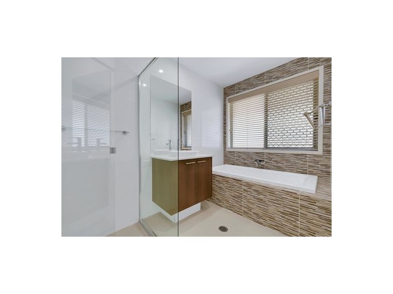 15 Acomis Street, Mackenzie QLD 4156
