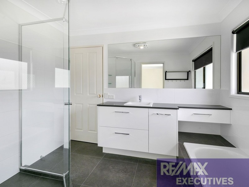 6 Gwandalan Street, Eight Mile Plains QLD 4113