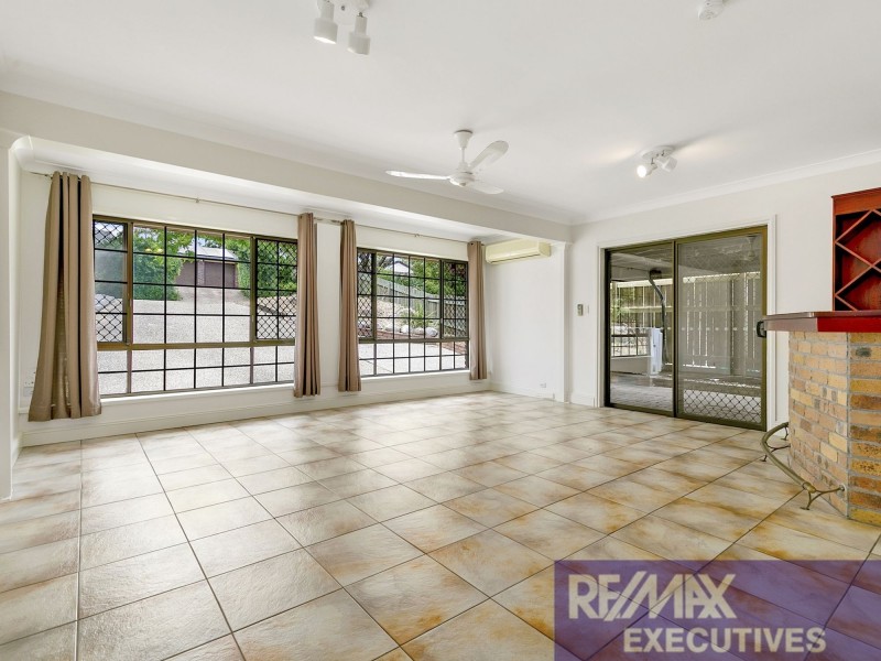 6 Gwandalan Street, Eight Mile Plains QLD 4113