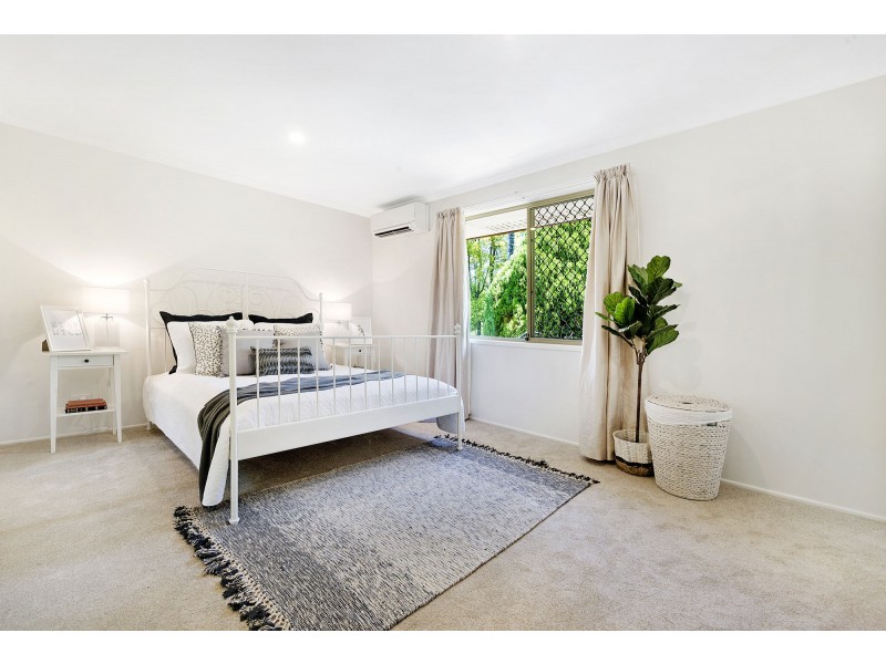 29 Justin St, Holland Park West QLD 4121
