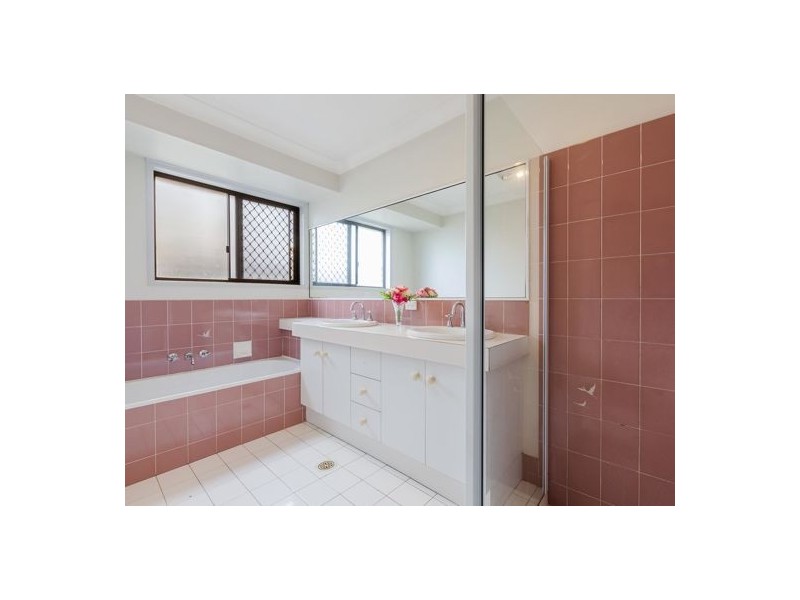 2 Lindstrom Court, Runcorn QLD 4113