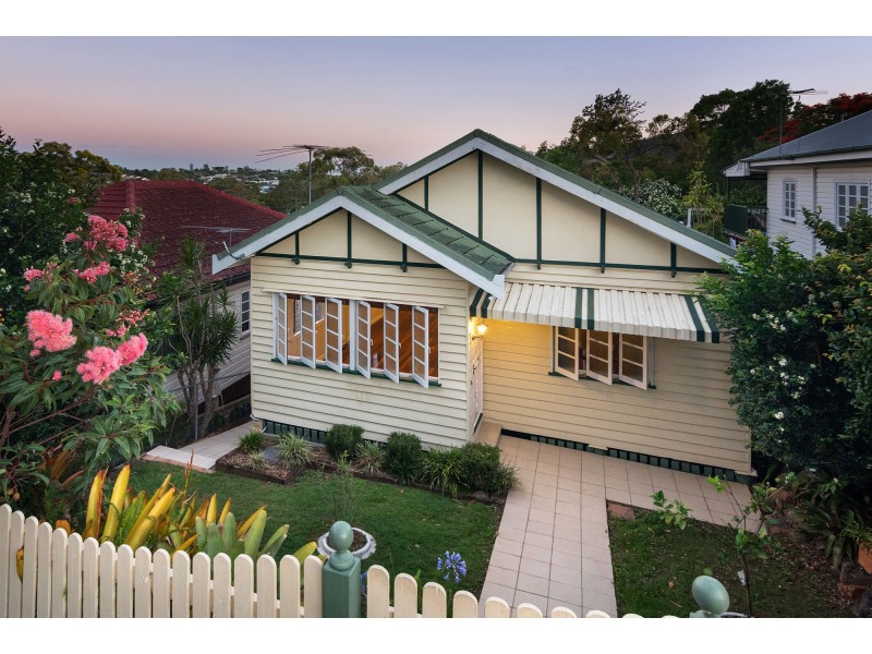 50 Hockings Street, Holland Park West QLD 4121