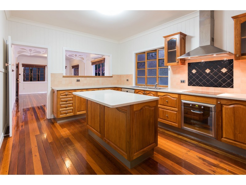 50 Hockings Street, Holland Park West QLD 4121
