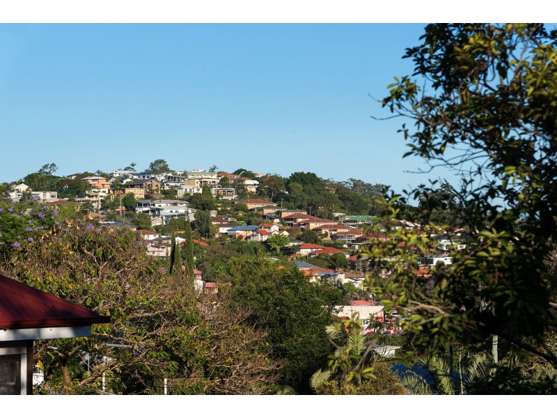 50 Hockings Street, Holland Park West QLD 4121