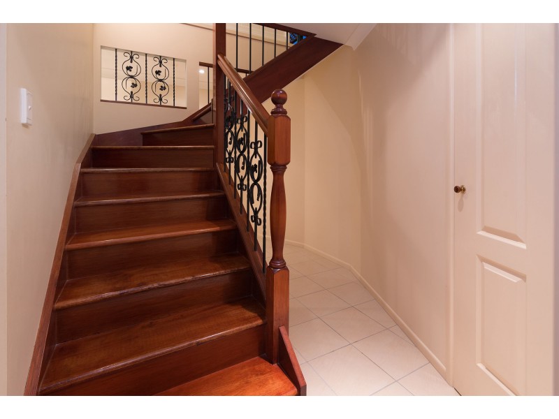 50 Hockings Street, Holland Park West QLD 4121