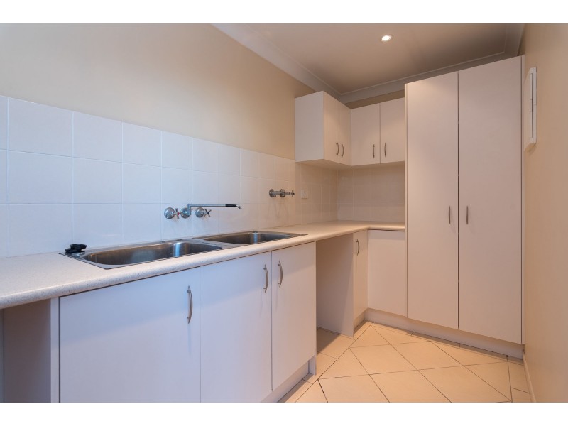 50 Hockings Street, Holland Park West QLD 4121