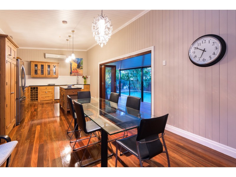 15 Raymond Street, Shorncliffe QLD 4017