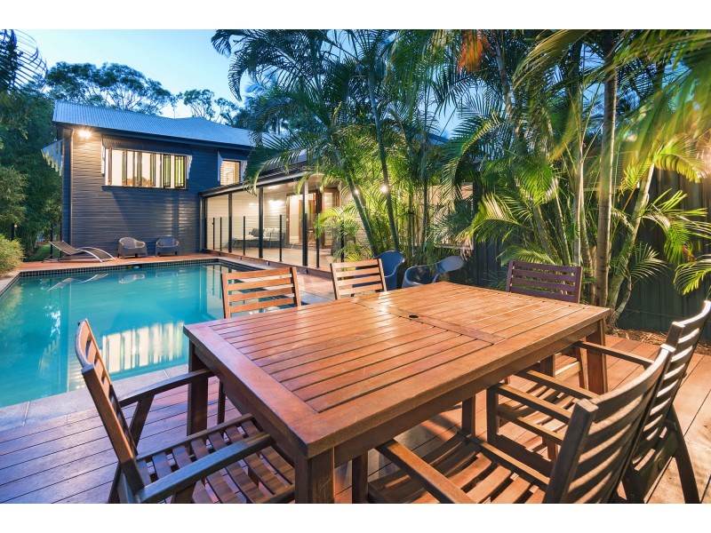 15 Raymond Street, Shorncliffe QLD 4017