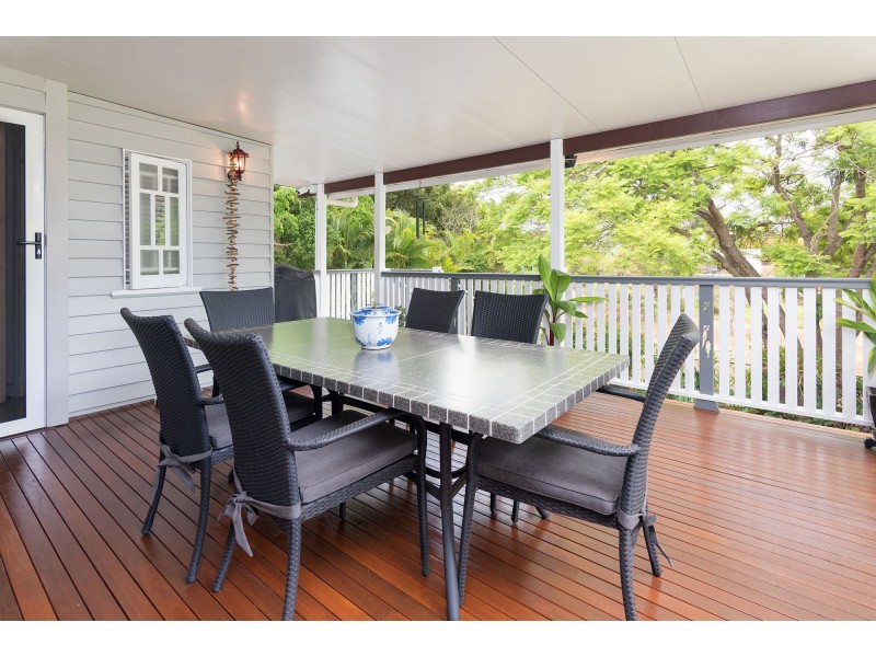 19 Lawn Street, Holland Park QLD 4121