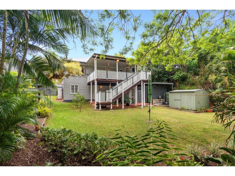 19 Lawn Street, Holland Park QLD 4121