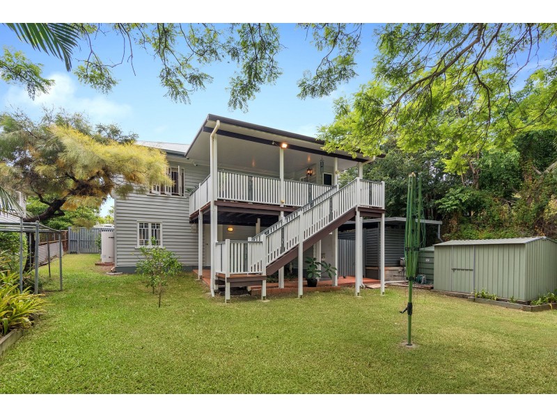 19 Lawn Street, Holland Park QLD 4121