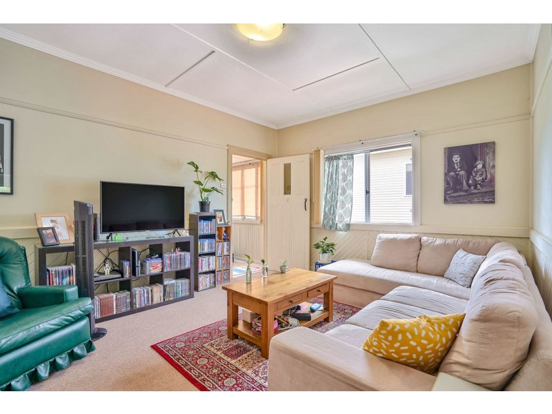 11 Dobbie Street, Holland Park QLD 4121