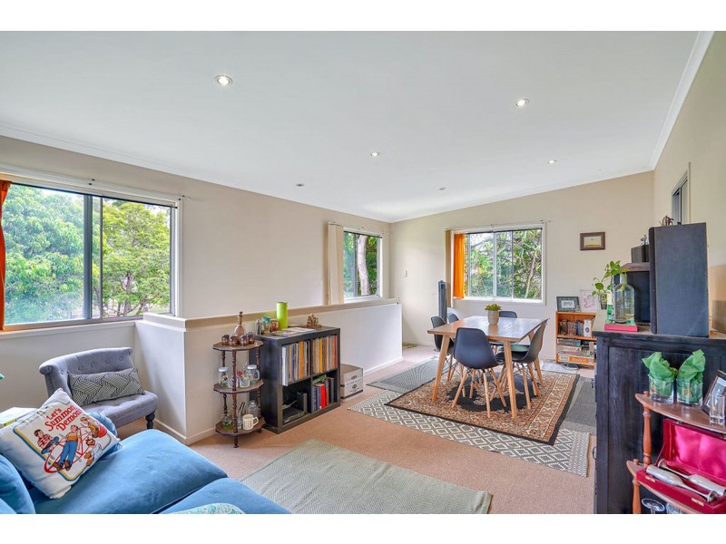 11 Dobbie Street, Holland Park QLD 4121