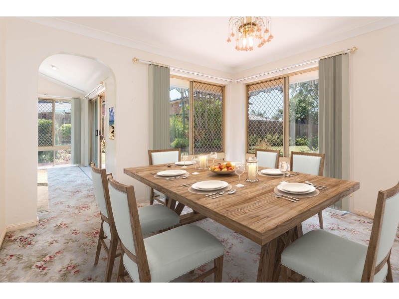 12 Salm Court, Carindale QLD 4152