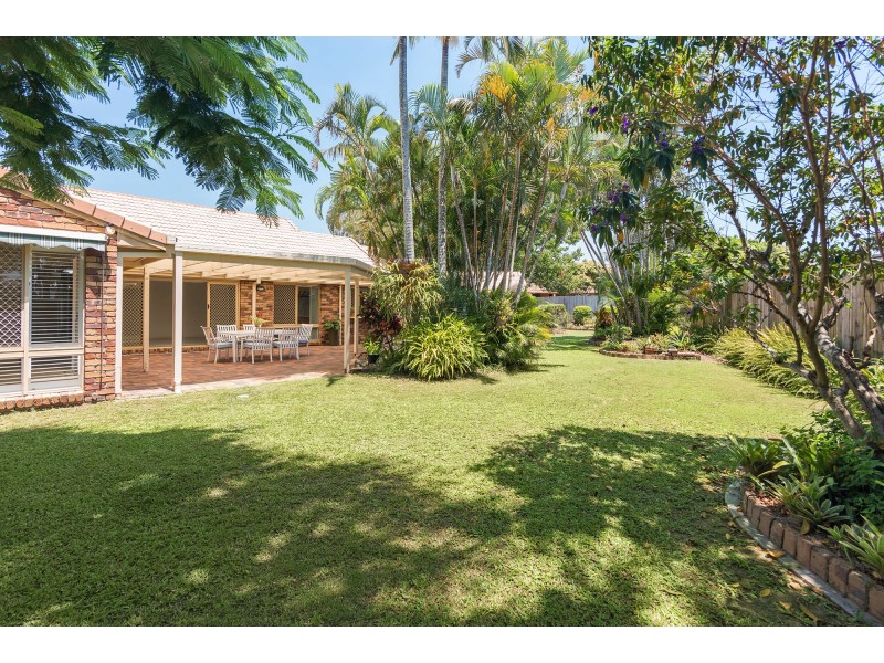 12 Salm Court, Carindale QLD 4152