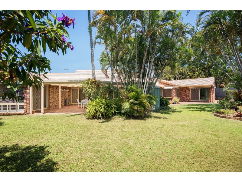 12 Salm Court, Carindale QLD 4152