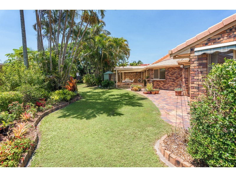 12 Salm Court, Carindale QLD 4152