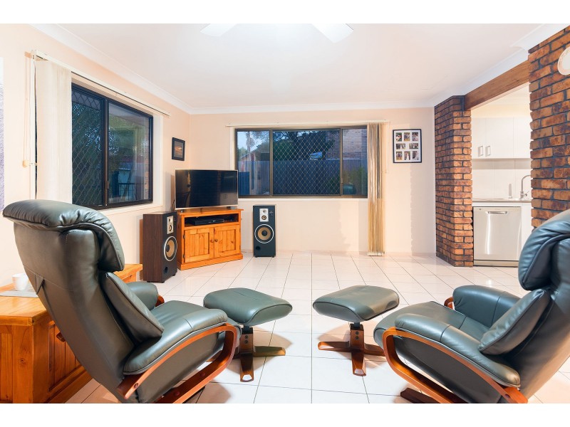 4 Kuhler Court, Carindale QLD 4152