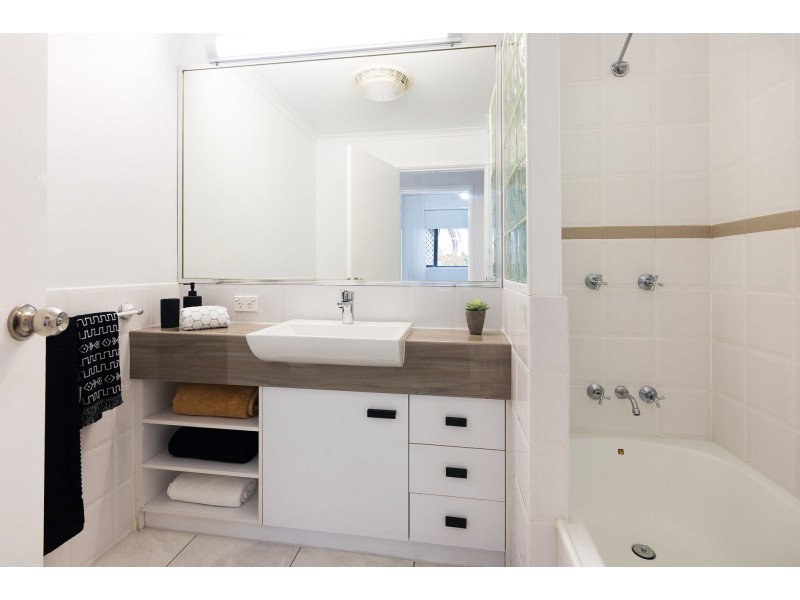 1/147 Hawthorne Road, Hawthorne QLD 4171