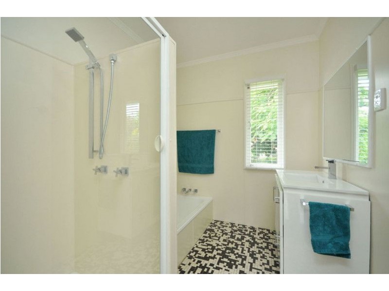 15 Lymm Street, Mount Gravatt East QLD 4122