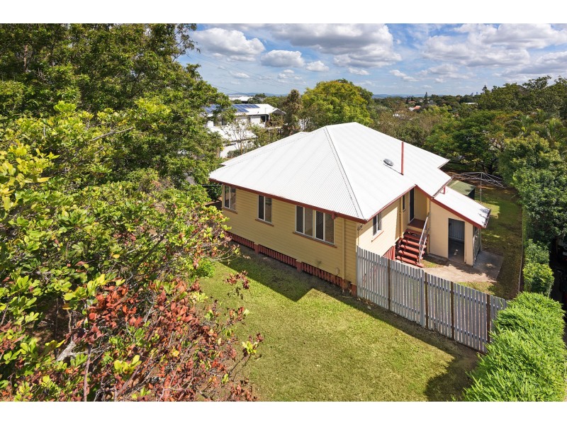 26 Mar Street, Holland Park QLD 4121