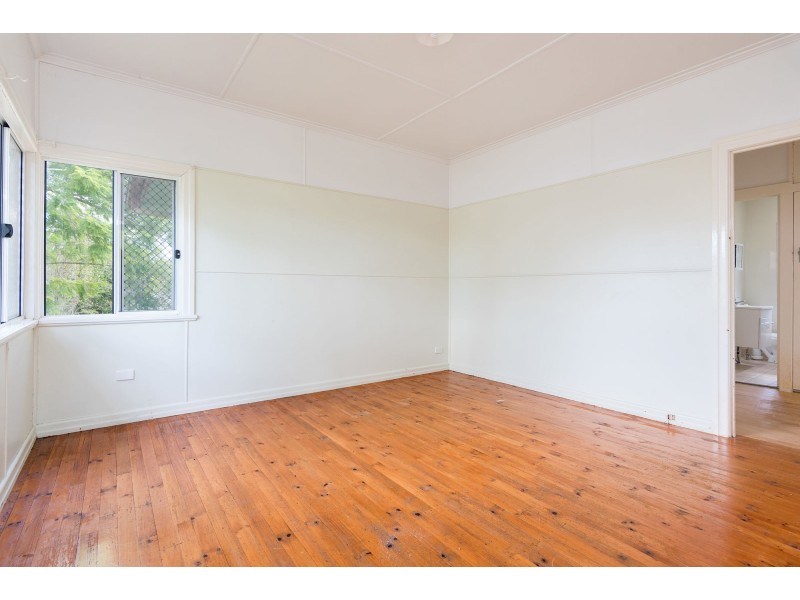 26 Mar Street, Holland Park QLD 4121