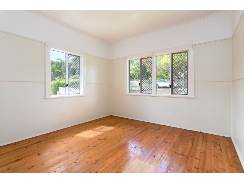 26 Mar Street, Holland Park QLD 4121