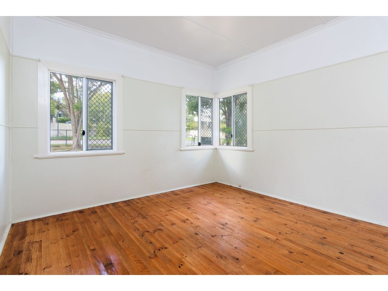 26 Mar Street, Holland Park QLD 4121