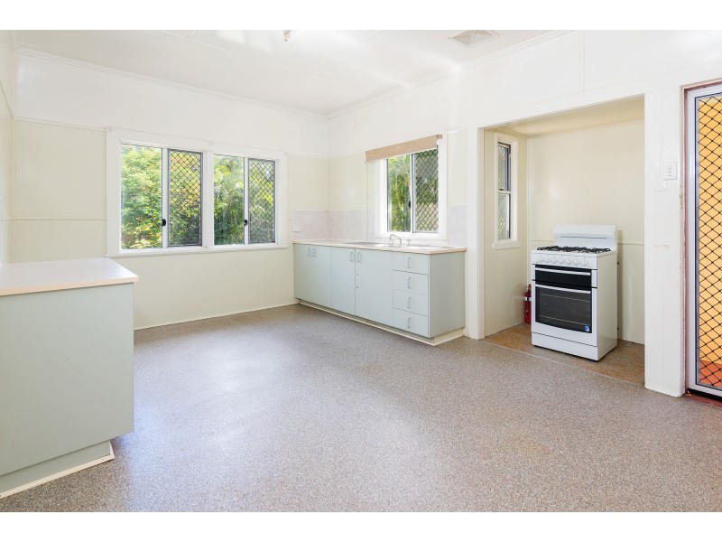 26 Mar Street, Holland Park QLD 4121