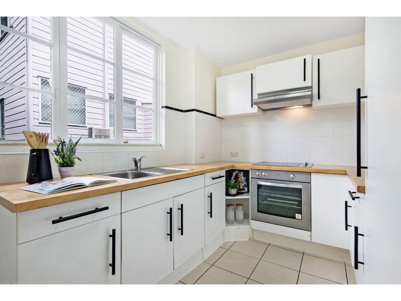 49 Park Rd West, Dutton Park QLD 4102