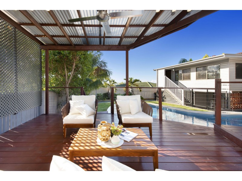 26 Pareena Cres, Mansfield QLD 4122