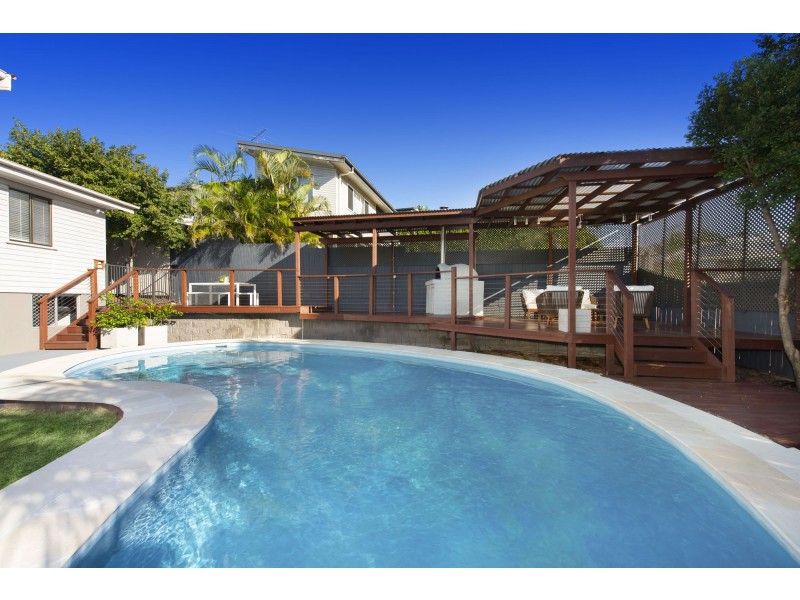 26 Pareena Cres, Mansfield QLD 4122