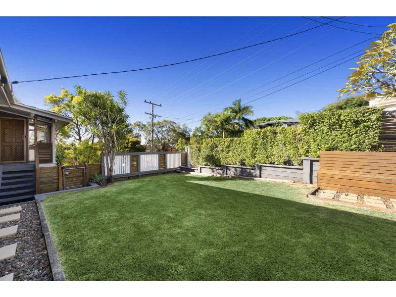 26 Pareena Cres, Mansfield QLD 4122