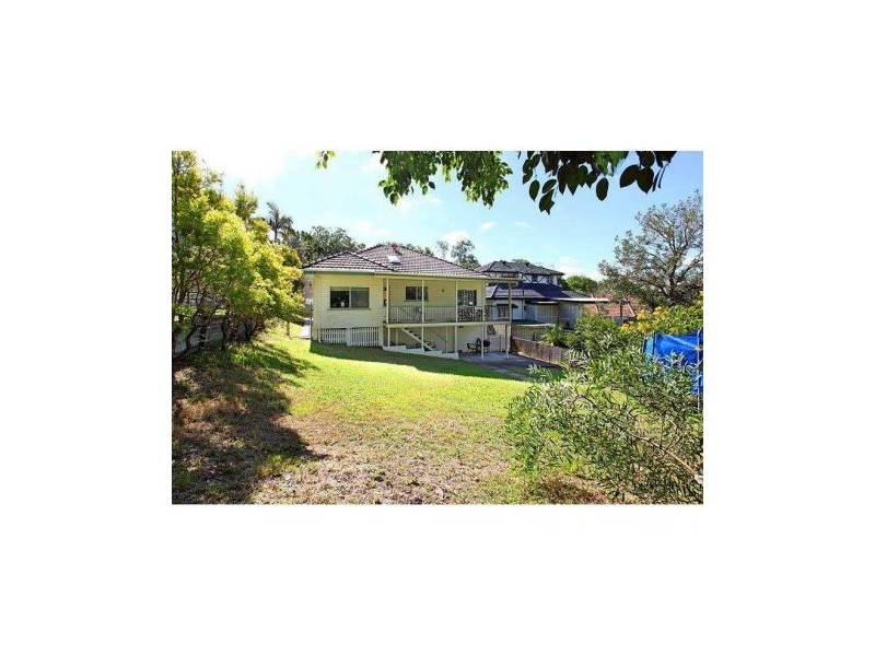 11 Park St, Coorparoo QLD 4151