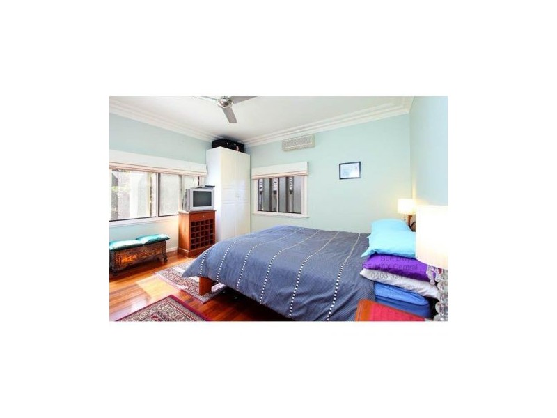 11 Park St, Coorparoo QLD 4151