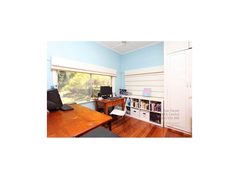 11 Park St, Coorparoo QLD 4151