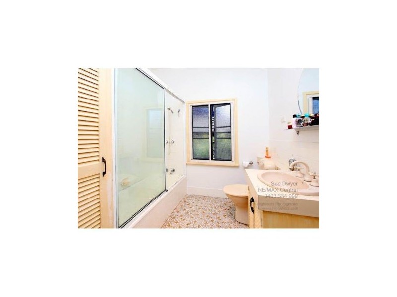 11 Park St, Coorparoo QLD 4151