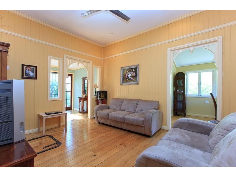 58 Balmoral St, Hawthorne QLD 4171