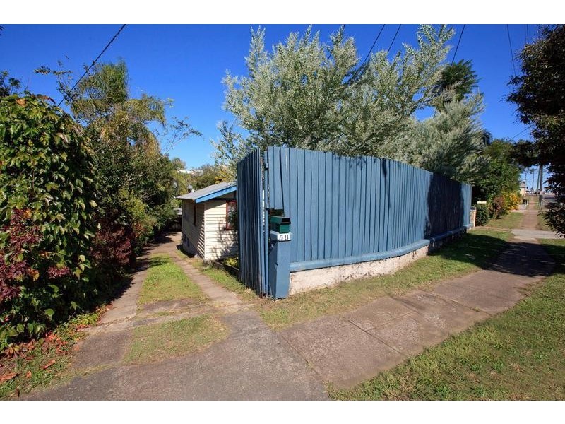 58 Balmoral St, Hawthorne QLD 4171