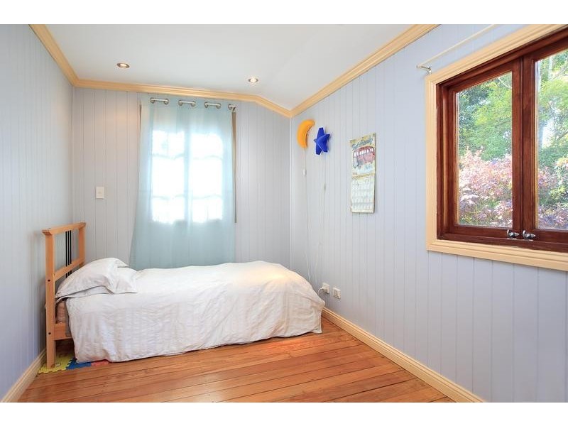 58 Balmoral St, Hawthorne QLD 4171