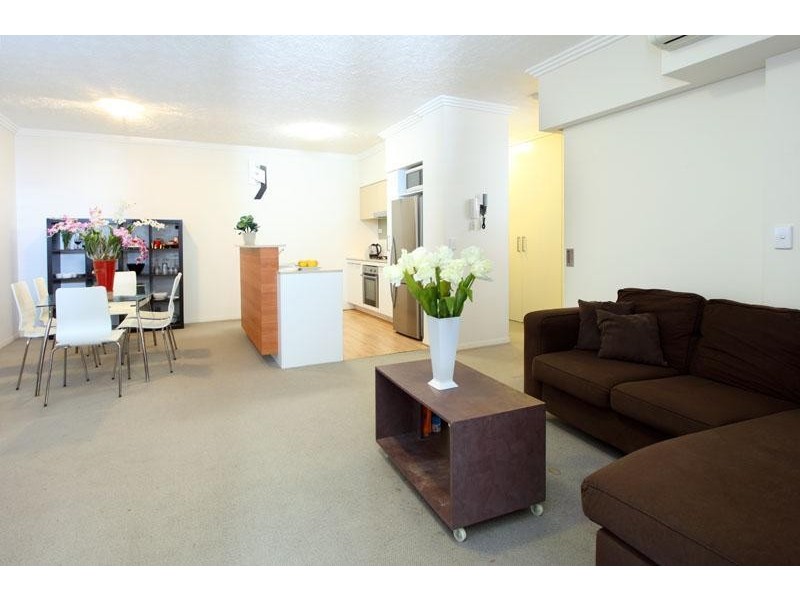 803 Stanley St, Woolloongabba QLD 4102